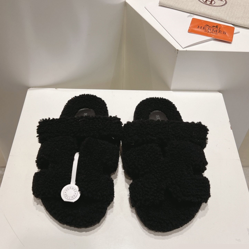 H**mes slippers
